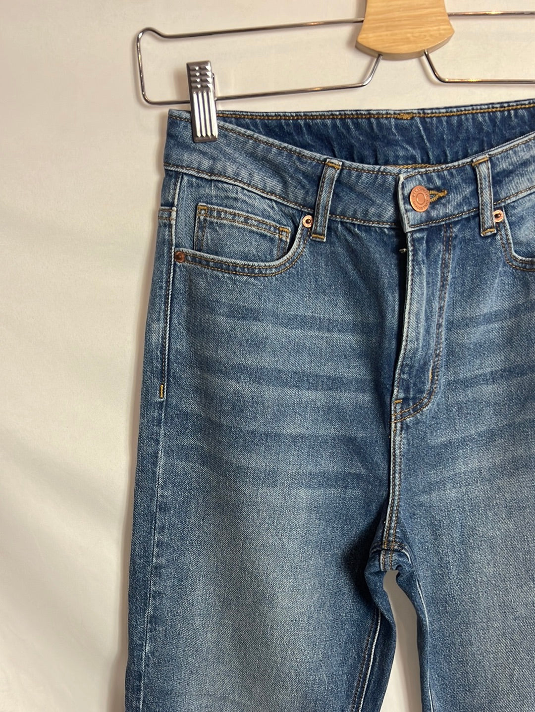 OTHERS. Straight-leg denim trousers with embroidered details. Size 34