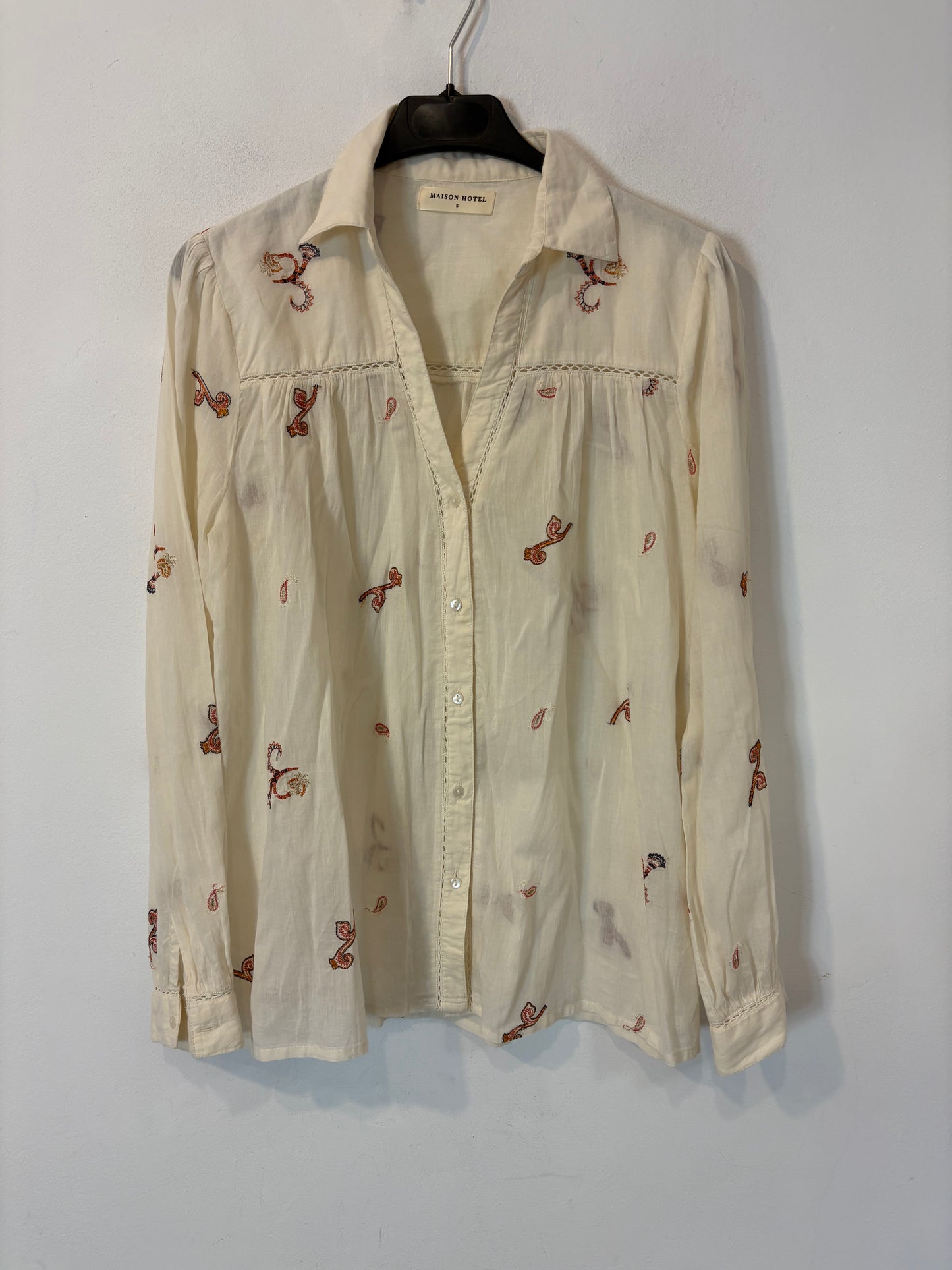 MAISON HOTEL. Blusa algodón bordados