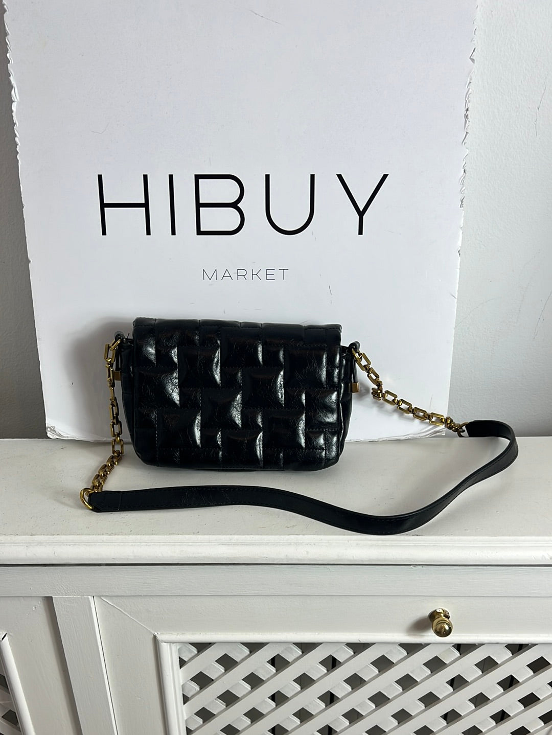 ZARA. Bolso mini negro acolchado