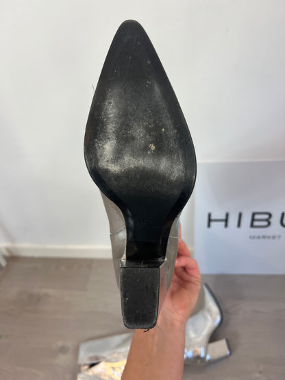 ZARA. Botas plateadas. T 38