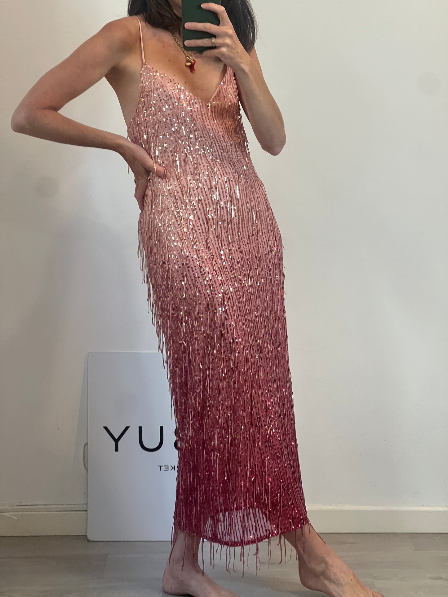 ZARA. Vestido midi rosa mini lentejuelas. T S