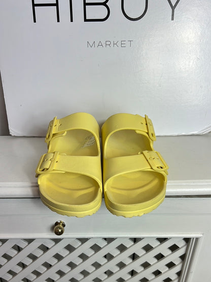 DUUO. Chanclas doble hebilla amarillas. T 39