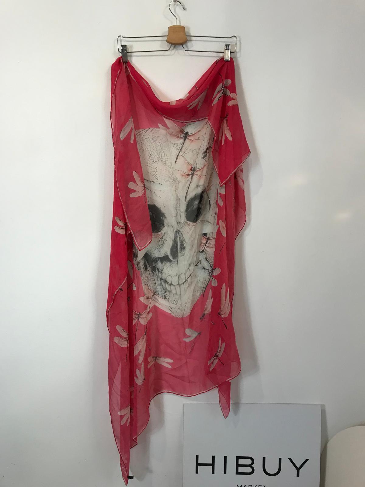 ALEXANDER McQUEEN. Pañuelo de seda rosa calavera