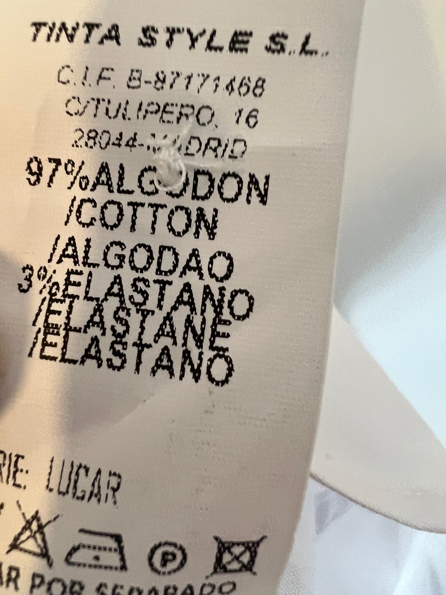 BARILOCHE. Camisa blanca detalle volante. T 36