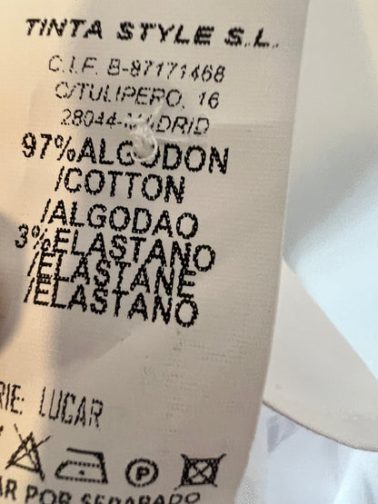 BARILOCHE. Camisa blanca detalle volante. T 36