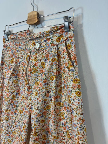 OTHERS. Flowy floral trousers size 40