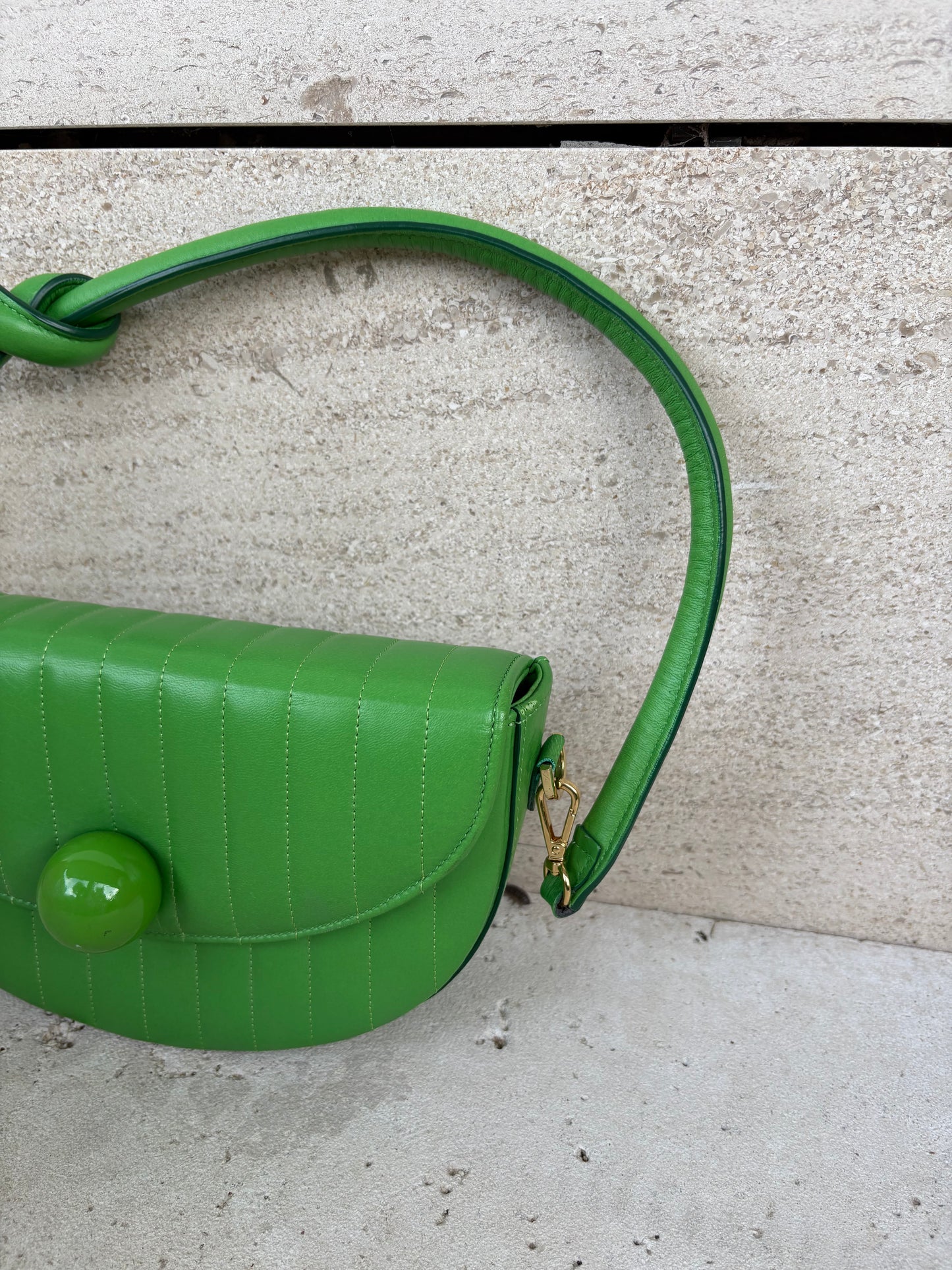 BAKARI. Bolso piel verde