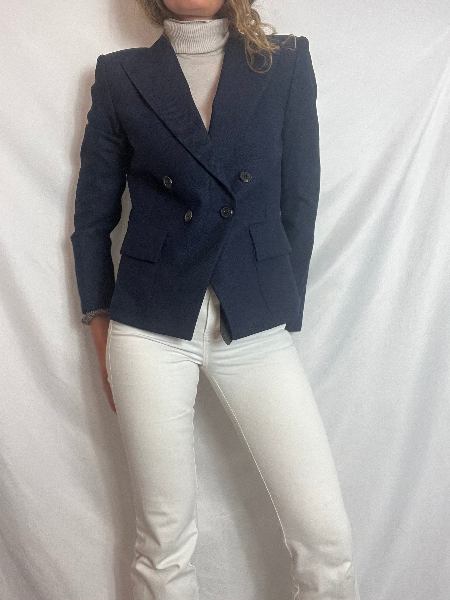 BARBARA BUI. Chaqueta azul cruzada hombreras . T 42