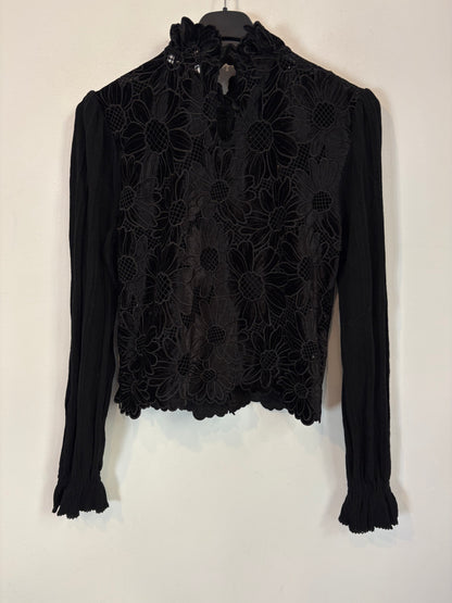 SANDRO. Top negro flores encaje T.2(s/m)