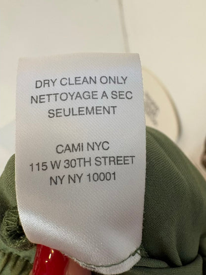CAMI NYC. Pantalón verde seda bolsillos