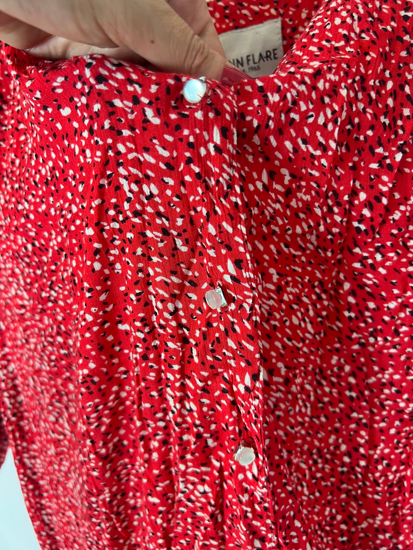 FINN FALRE. Vestido midi rojo estampado . T M