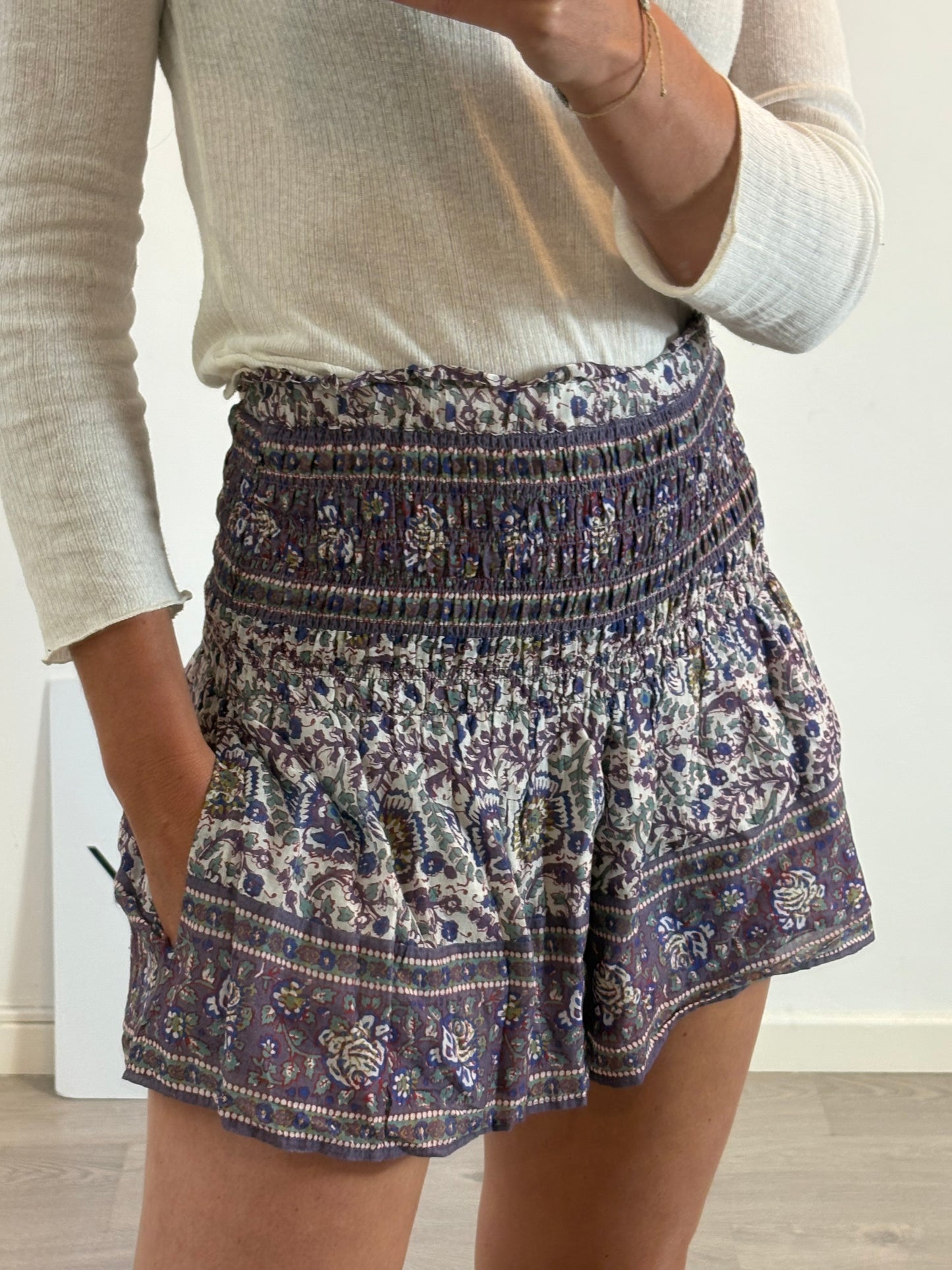 SEA NEW YORK . Pantalón corto efecto falda estampando . TS