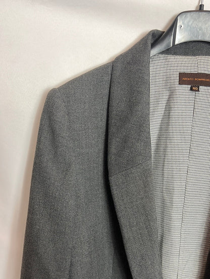 ADOLFO DOMÍNGUEZ. Textured gray blazer. T40