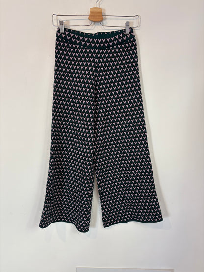 SFERA. Total look with geometric print knitwear. TS