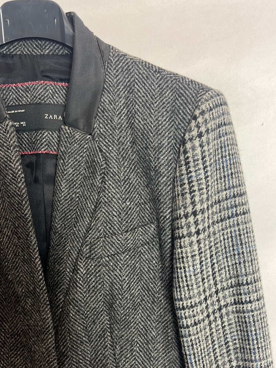ZARA. Grey herringbone and check blazer. TXS(Tara)i