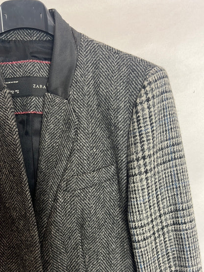 ZARA. Grey herringbone and check blazer. TXS(Tara)i