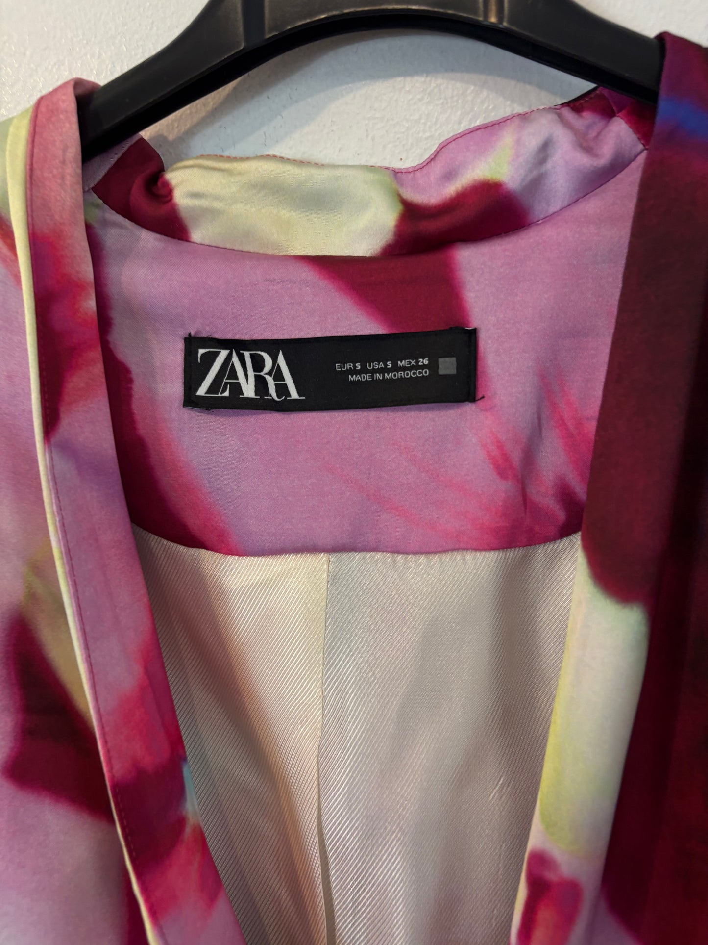 ZARA. Americana colores cinturón