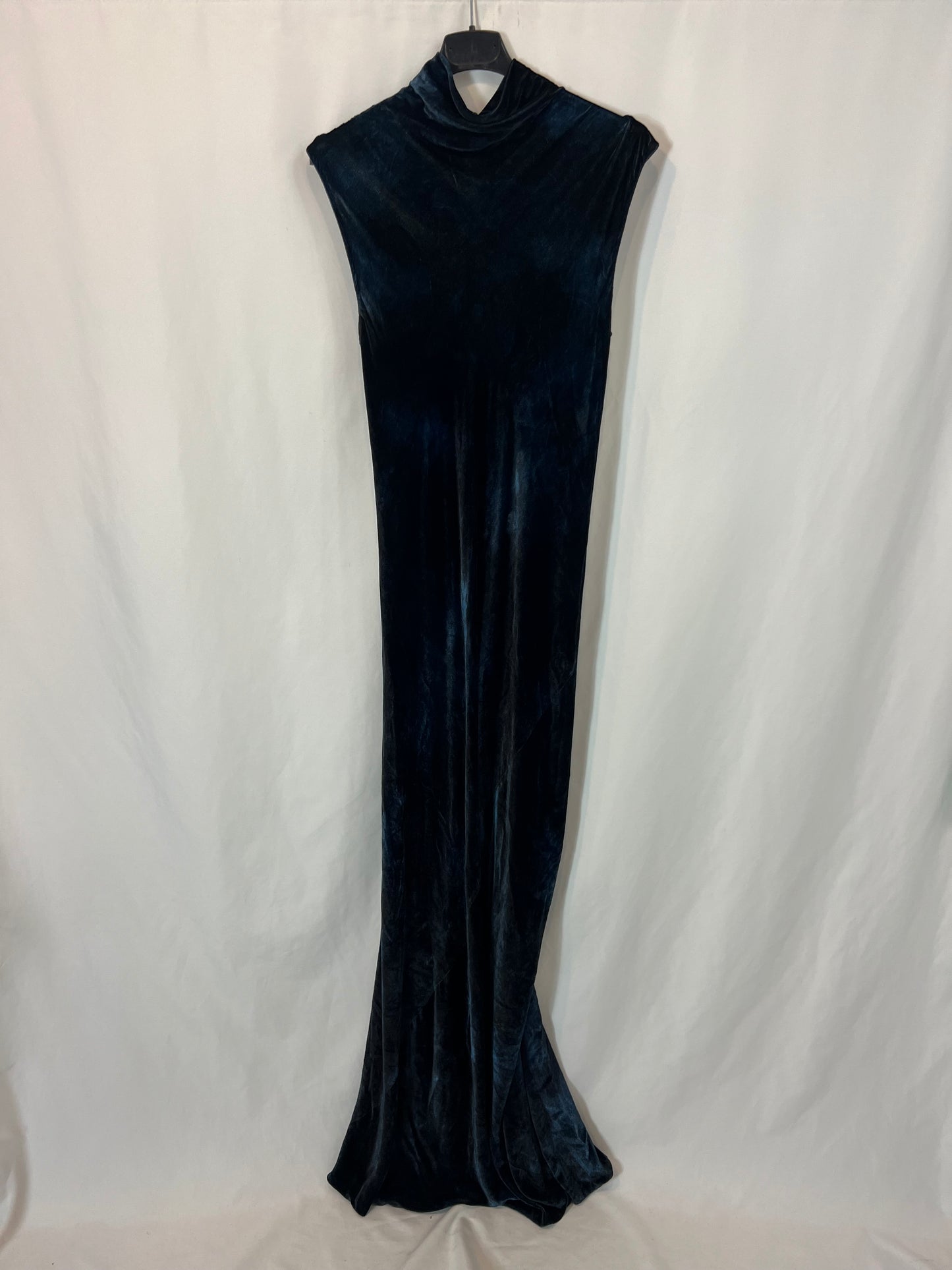 CORTANA. Long velvet dress size 38