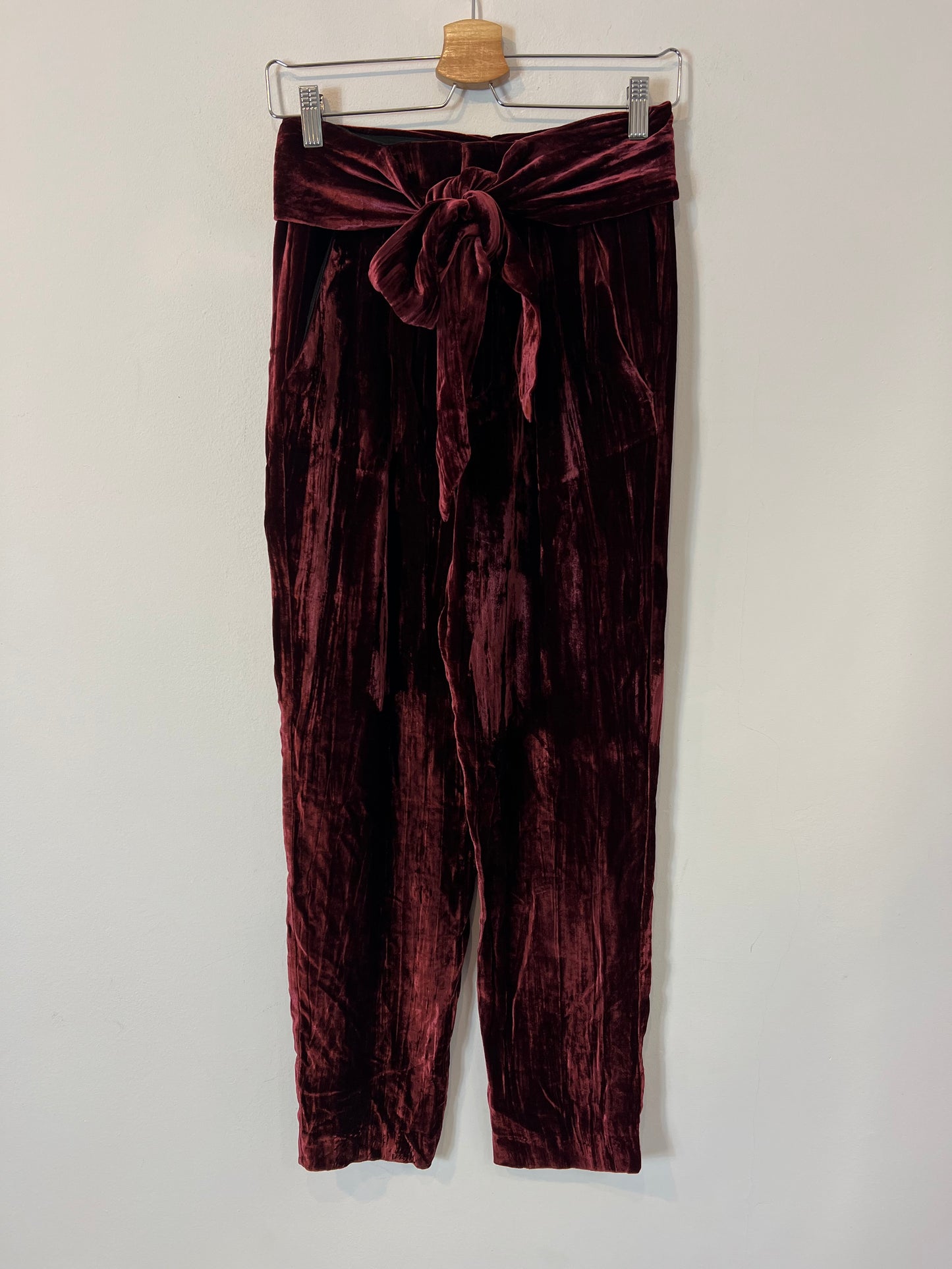 MASSCOB. Pantalones terciopelo altos