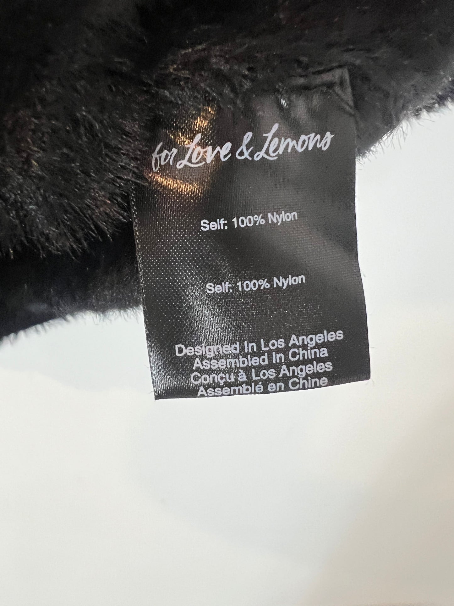 FOR LOVE & LEMONS. Top textura negro abotonado.. T S