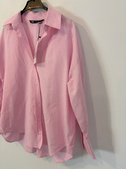 ZARA. Camisa rosa oxford