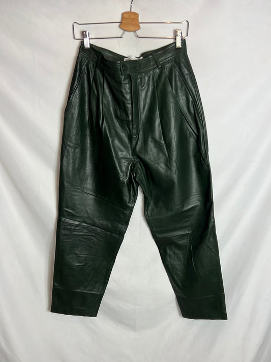 ZARA. Pantalón verde estilo jogger piel. T M