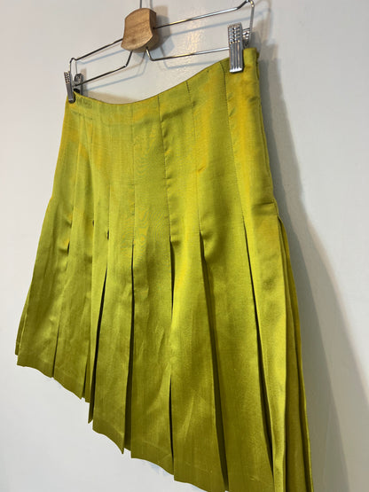 VALENTINO. Falda seda verde tablas. T 8 (38)