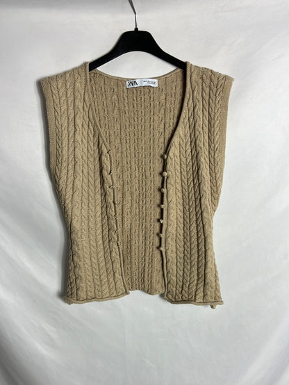ZARA. Chaleco beige ochos abotonado. T S