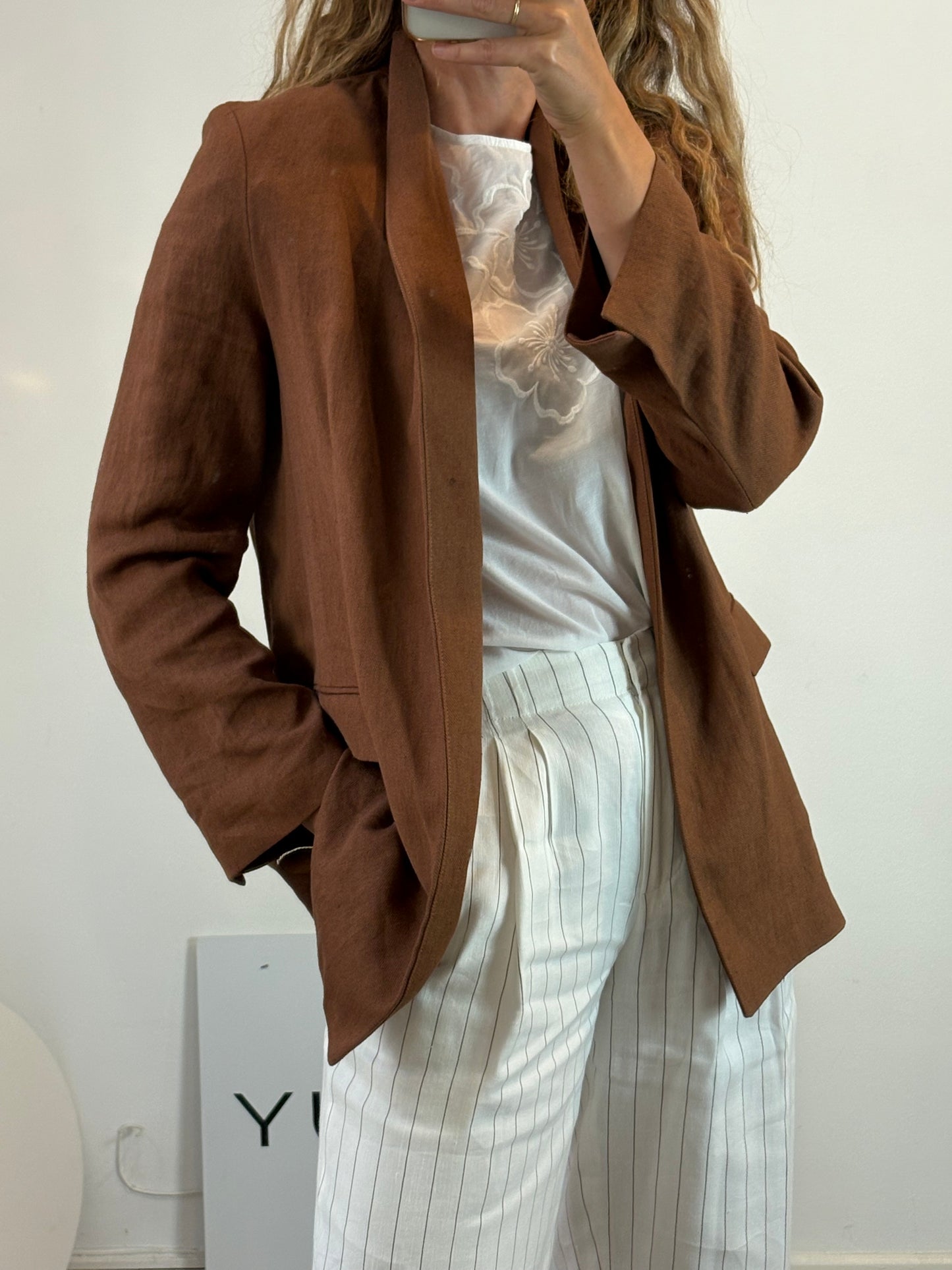 ZARA.Chaqueta marrón lino fluida