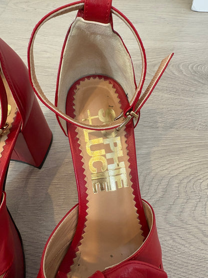 SOPHIE&LUCIE. Sandalia piel roja plataforma. T 38
