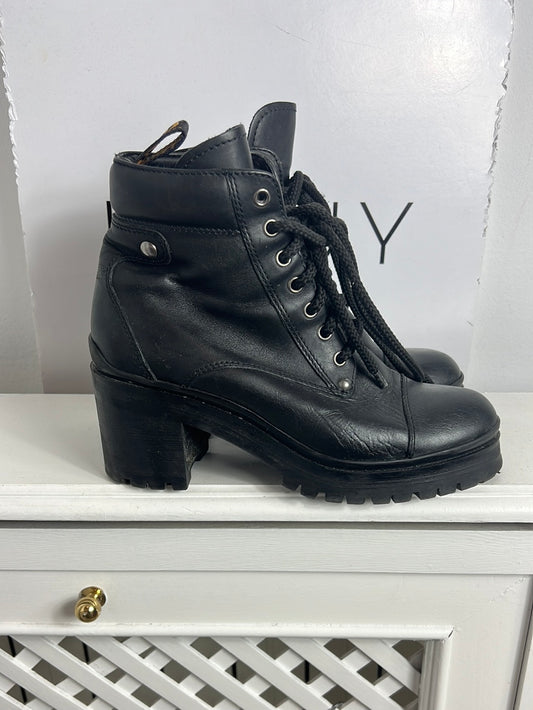 MIU MIU. Black lace-up heeled ankle boots. Size 39