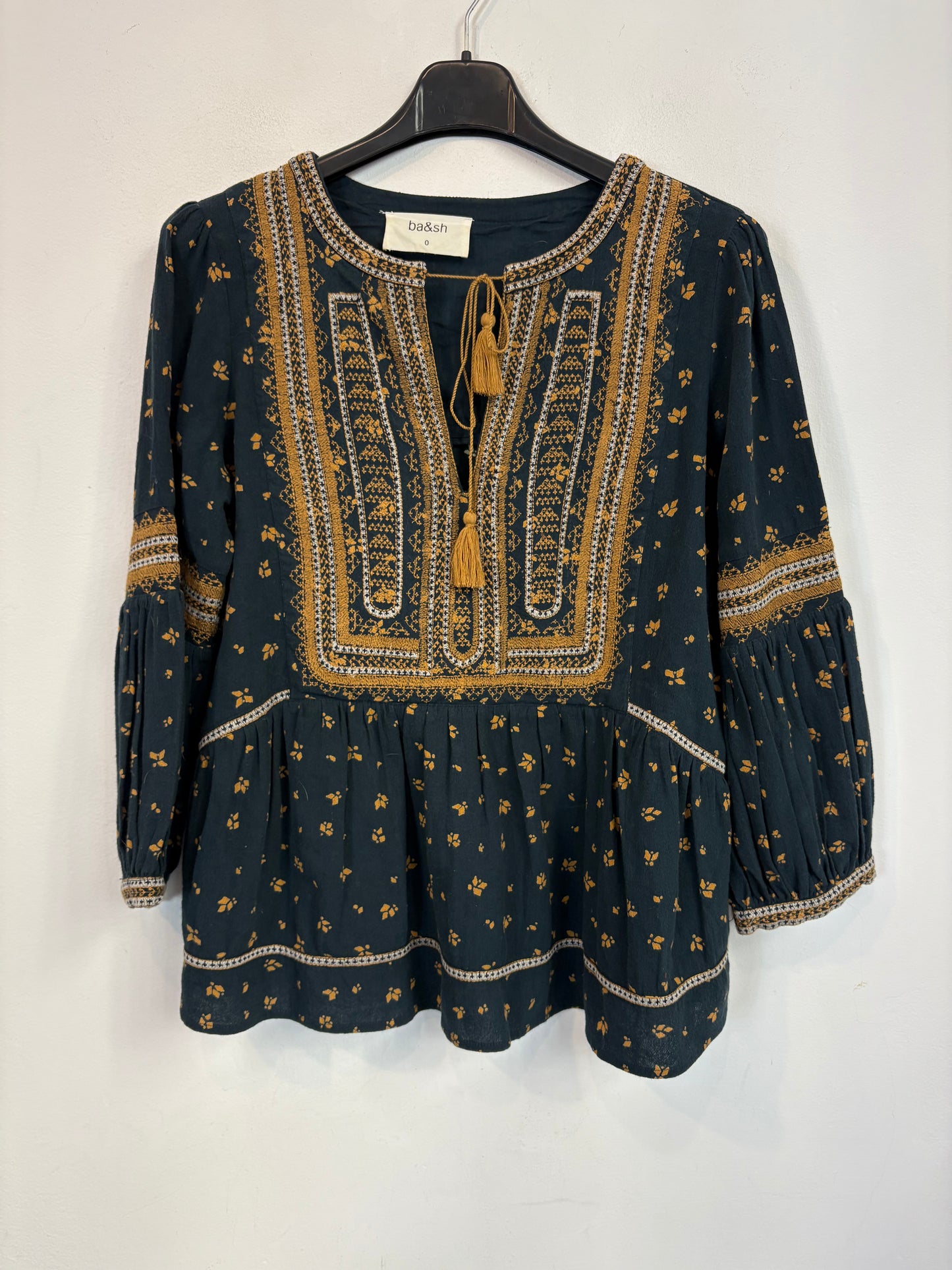 BA&SH. Blusa azul bordados