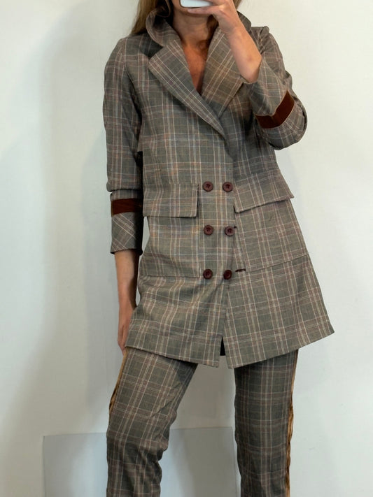 ERRE. Total look: checked trousers and jacket, Ts/38
