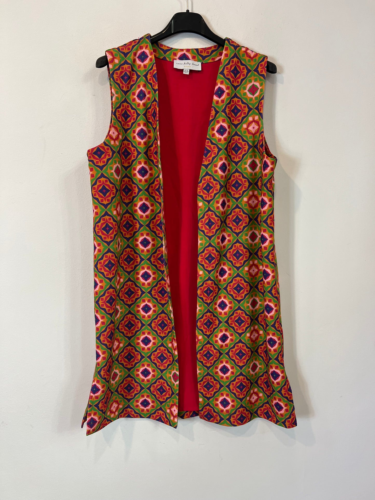 NEVER FULLY DRESSED. Chaleco estampado colores T.38