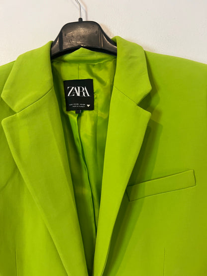 ZARA. Total look blazer y pantalón verde. T XS/S