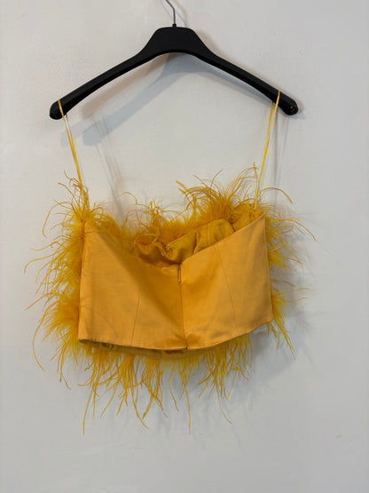 MANGO. Total look satinado plumas