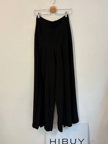 MASSIMO DUTTI. Pantalón negro fluido tablas