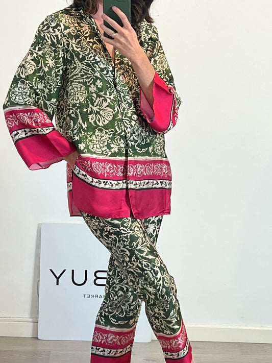 ZARA. conjunto fluido verde flores T.xs