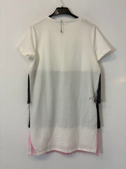 ZARA. Vestido blanco flecos