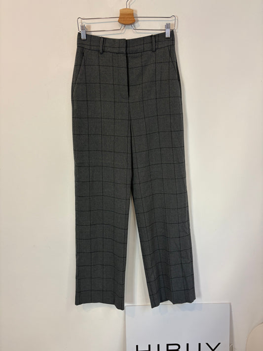 MANGO. Pantalón gris cuadros