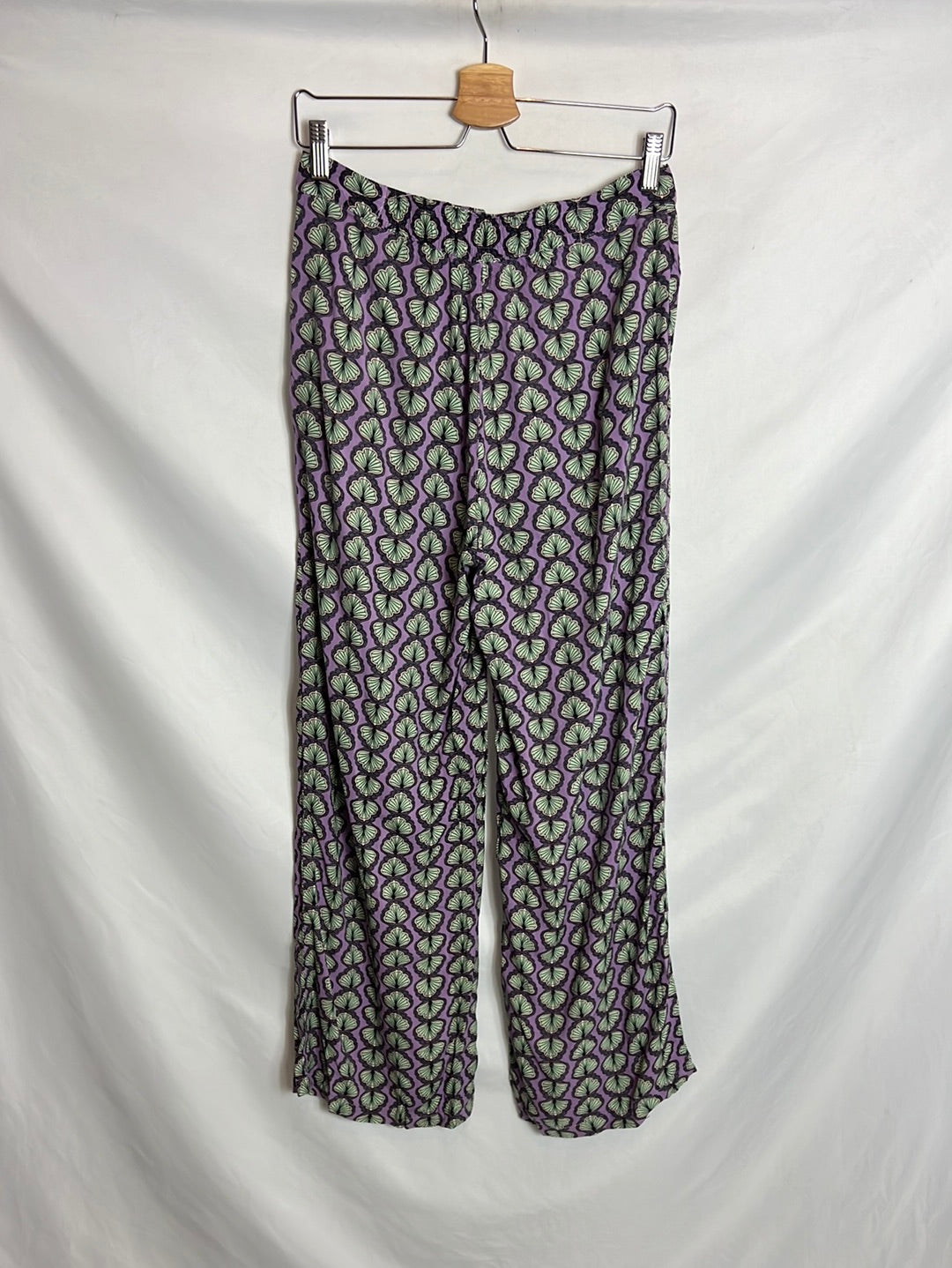 LEFTIES. Total look morado fluido T M