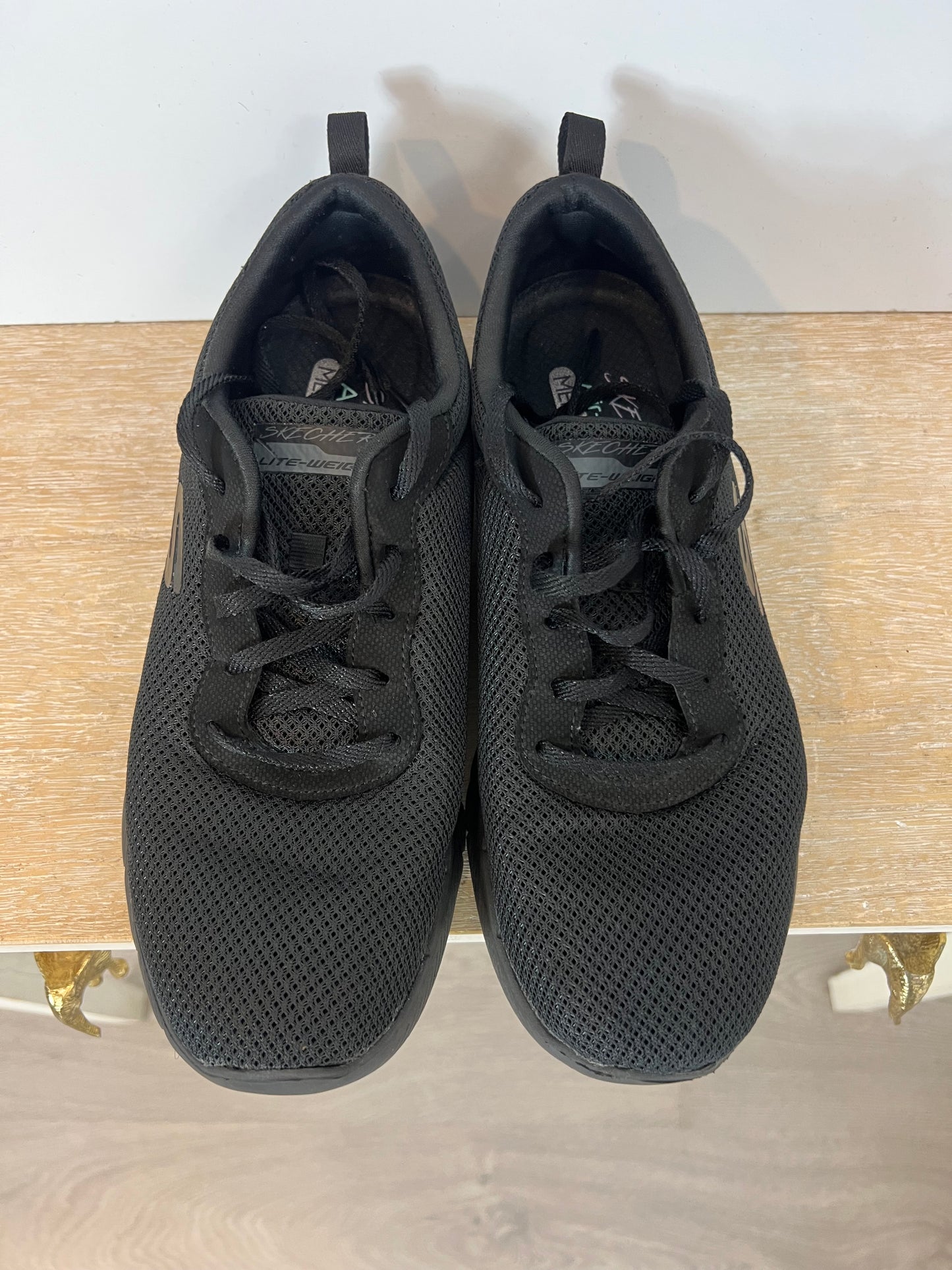 SKETCHERS. Zapatillas negras textura. T 40