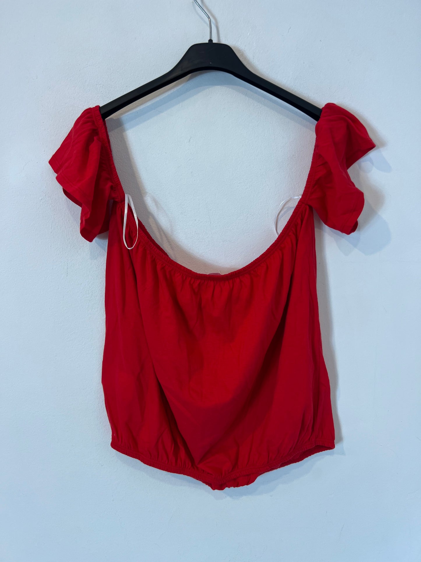 PINK WOMAN. top rojo hombros (VARIAS TALLAS)