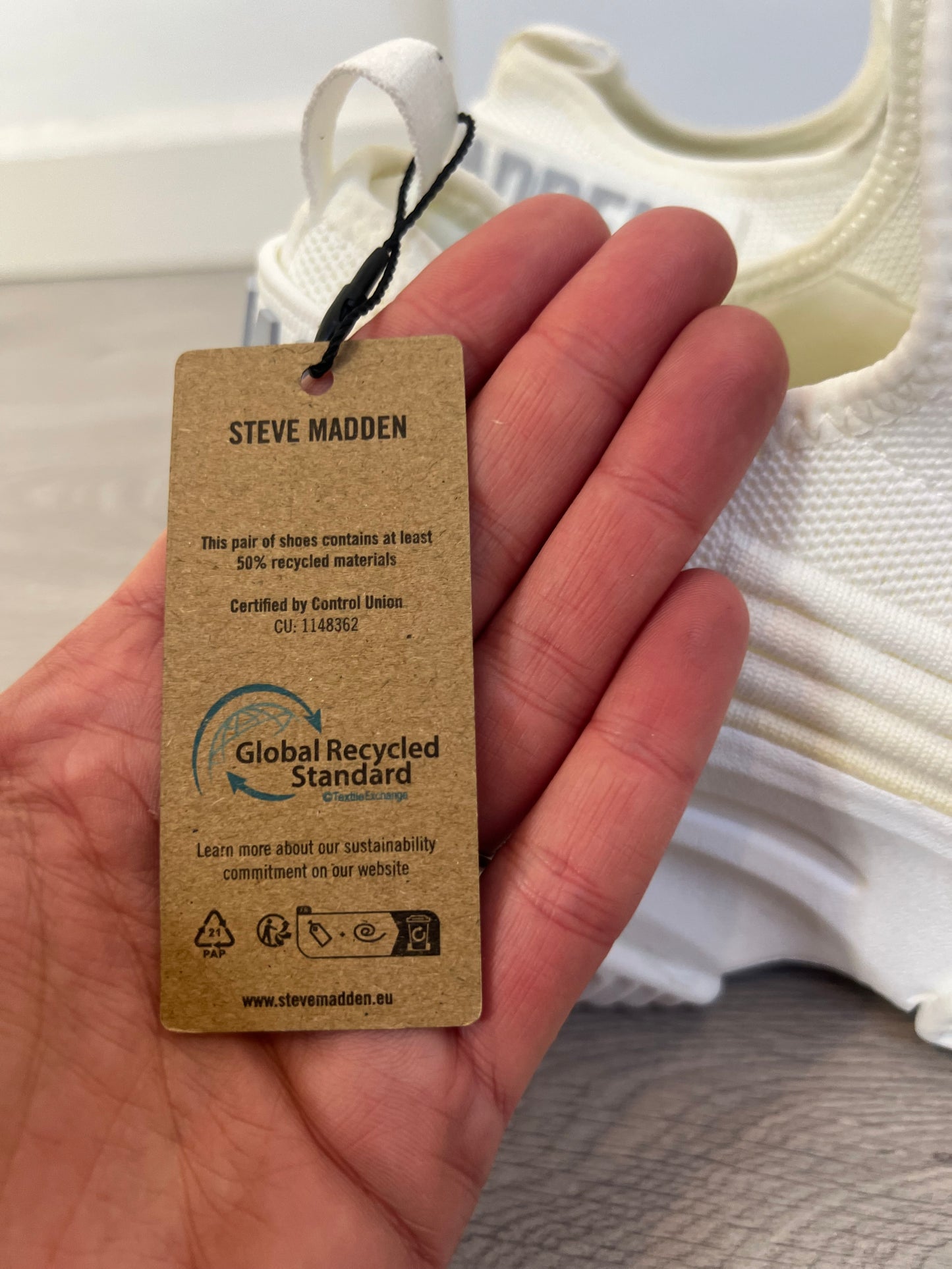 STEVE MADDEN. Zapatillas blancas T.39