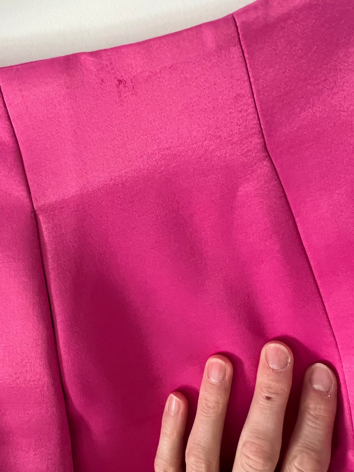 ZARA. Pantalón rosa raso