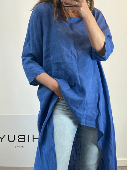 OTRAS. Top lino azul asimétrico. T M/L