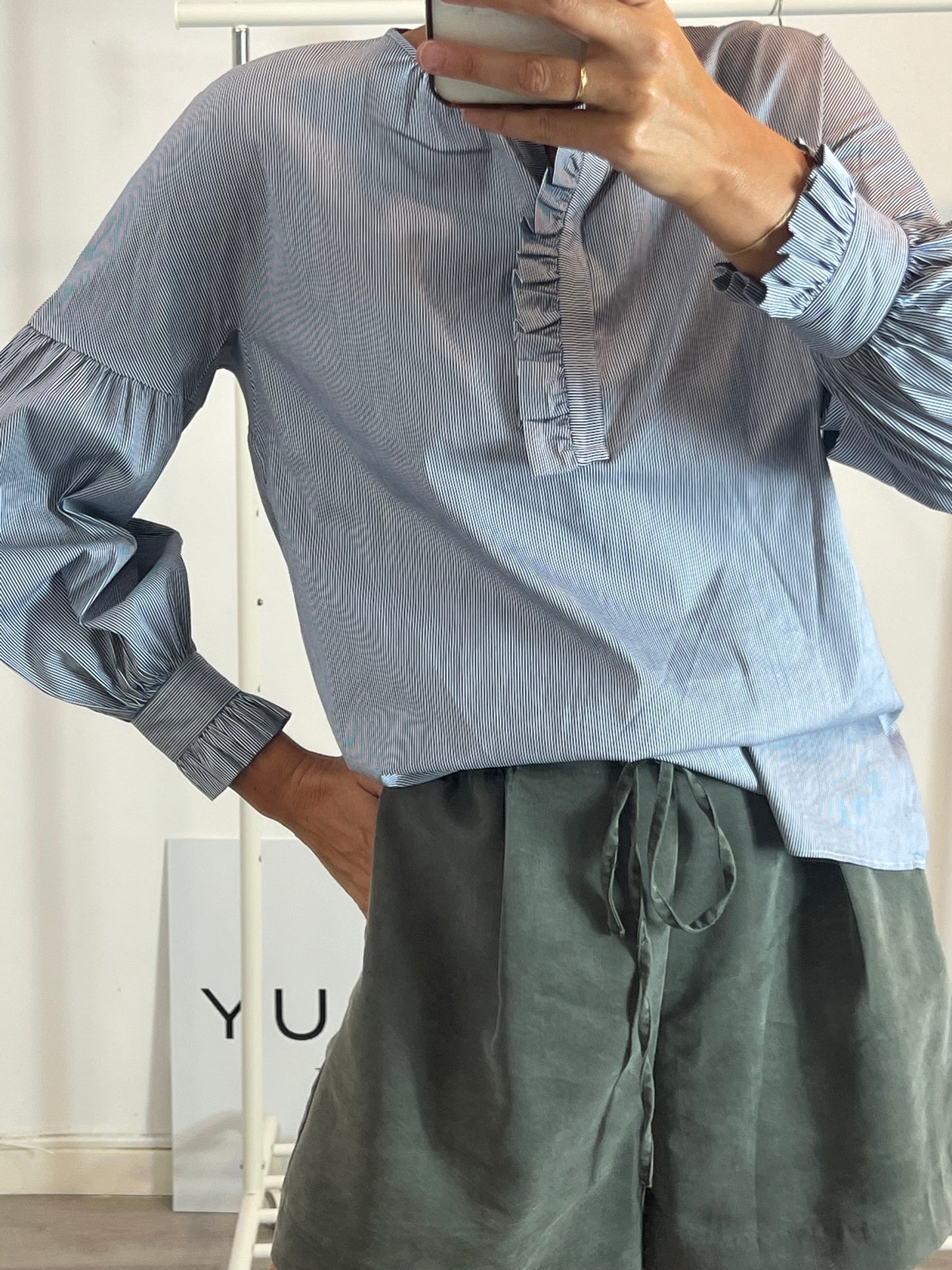 TOMMY HILFIGUER. Polka dot striped Ts shirt