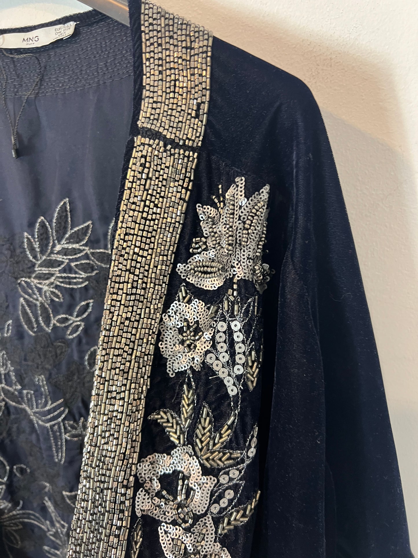 MANGO. Kimono terciopelo pedrería TU(s/m)