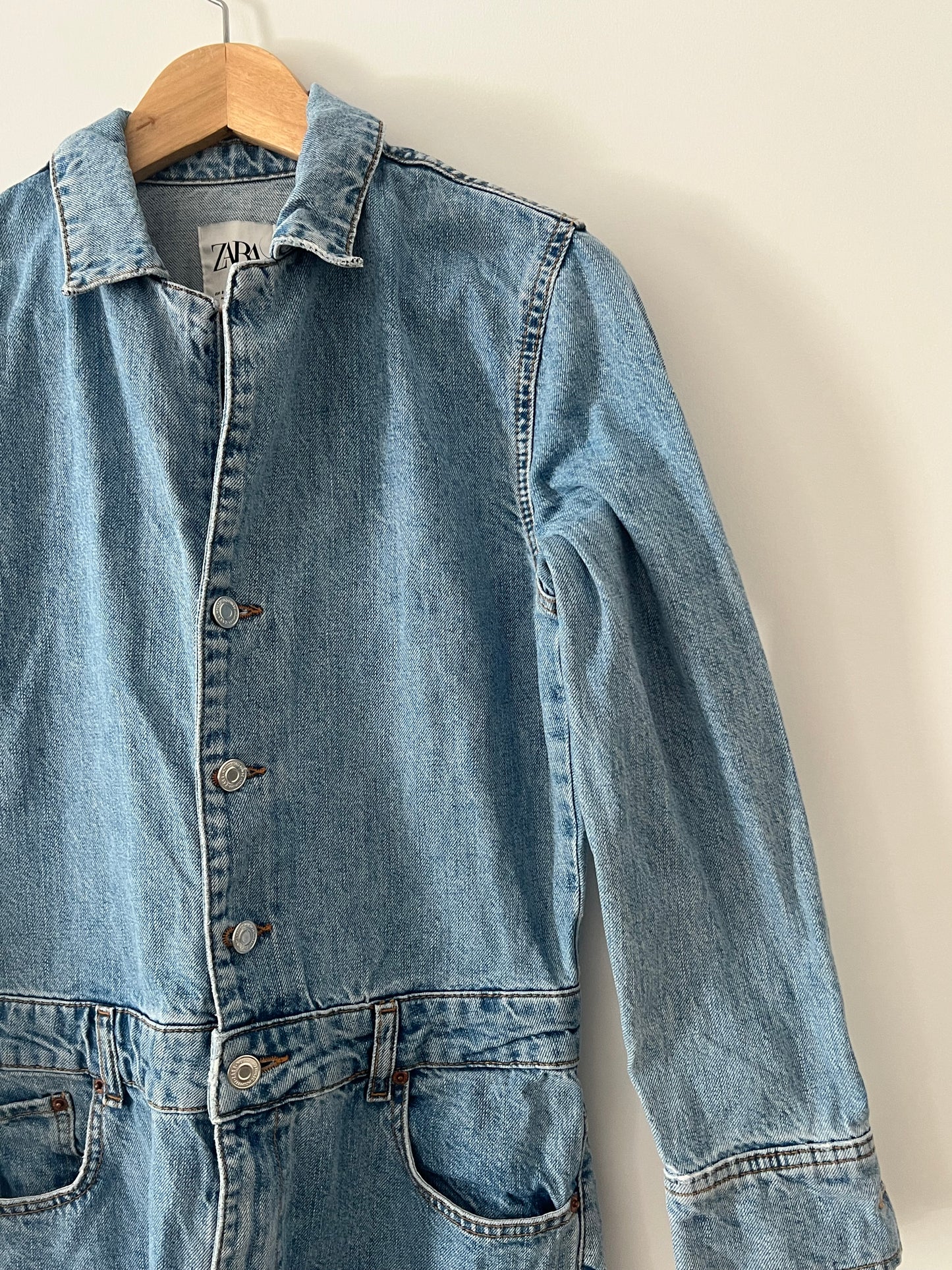 ZARA. Mono largo denim