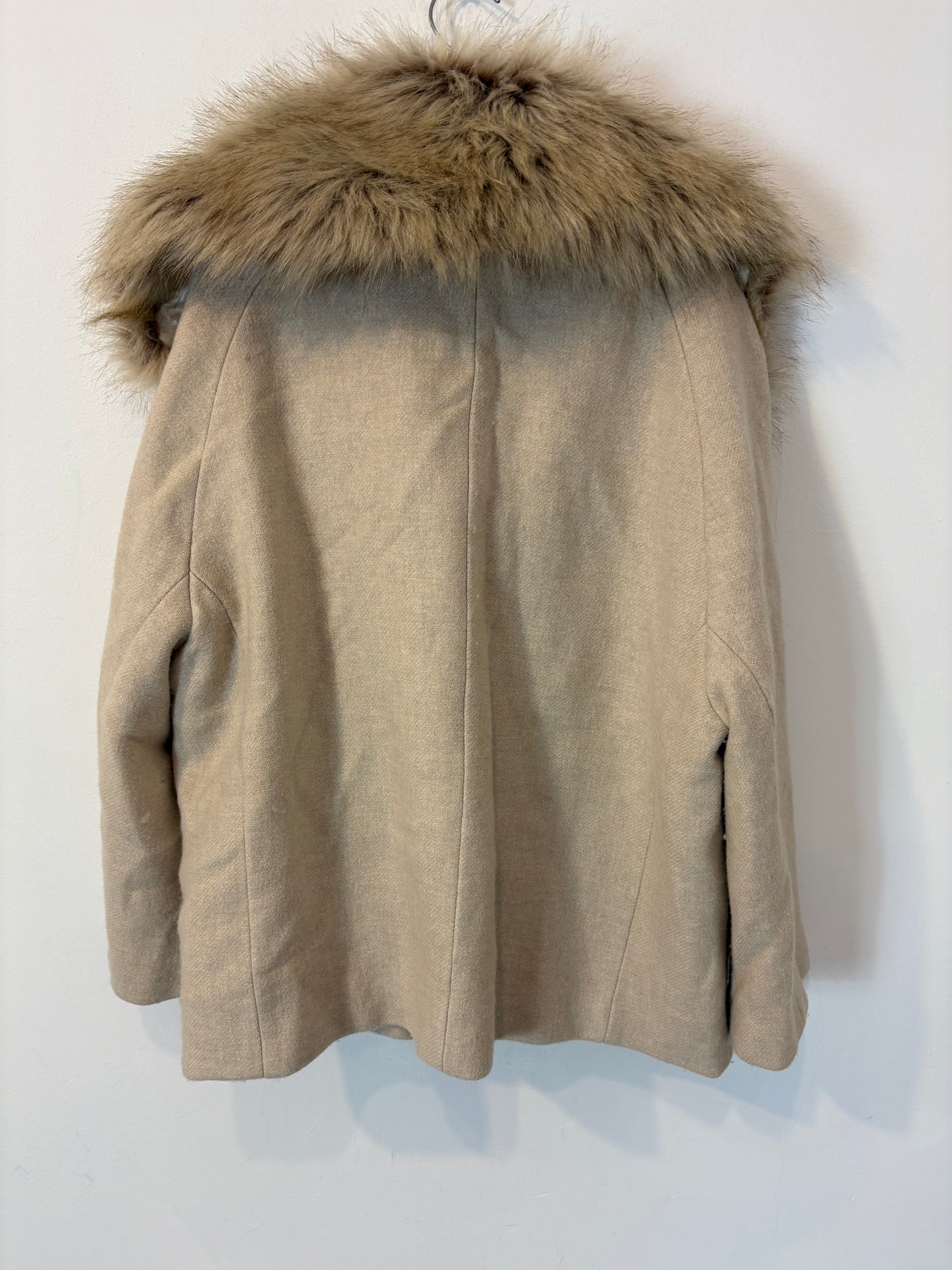 ZARA. Chaqueta lana cuello pelo